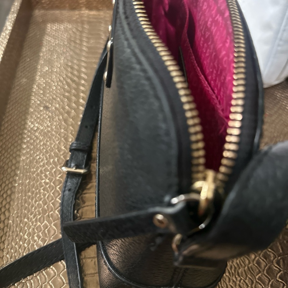 Crossbody - Picture 2 of 7